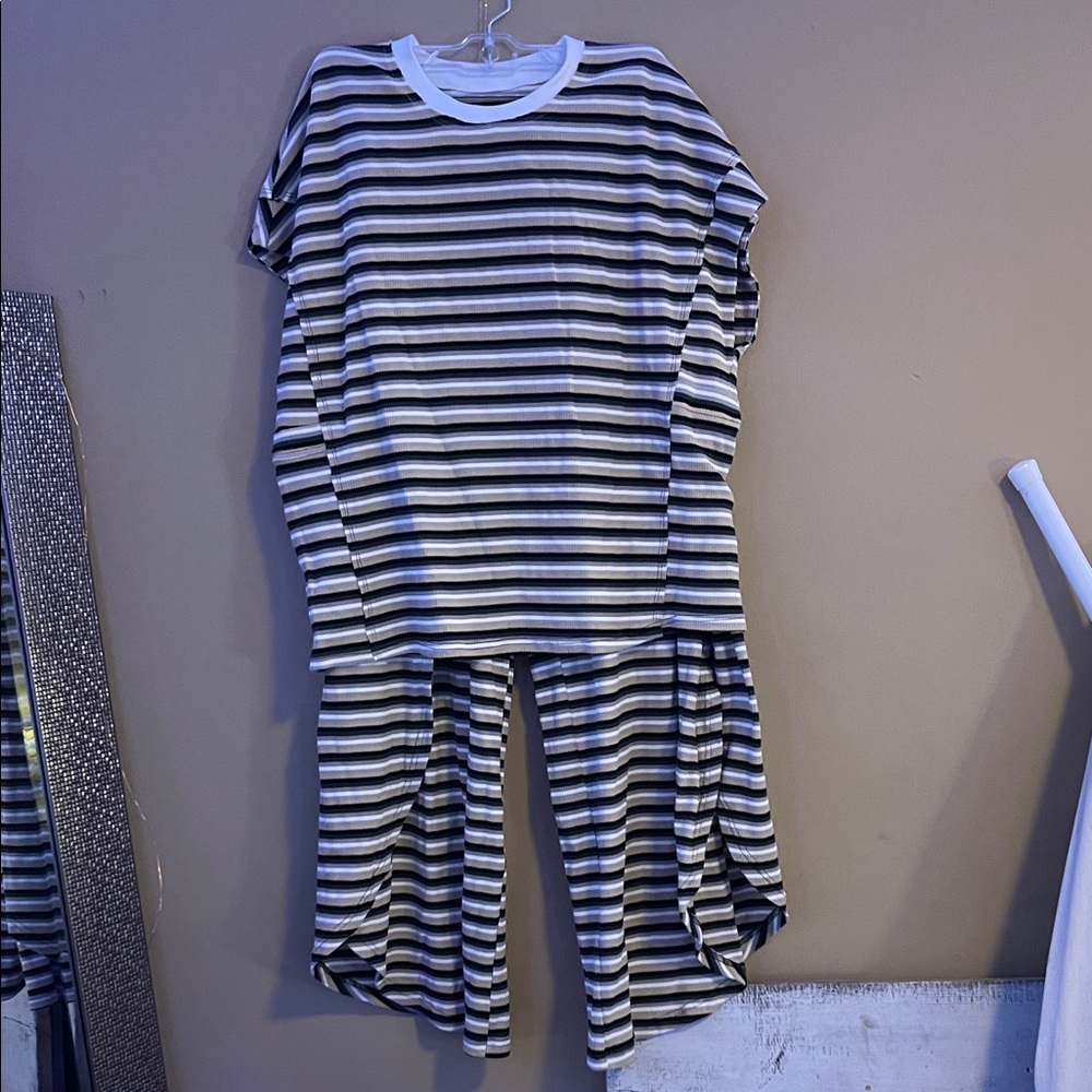 Striped Women's Cropped Set - Black and White